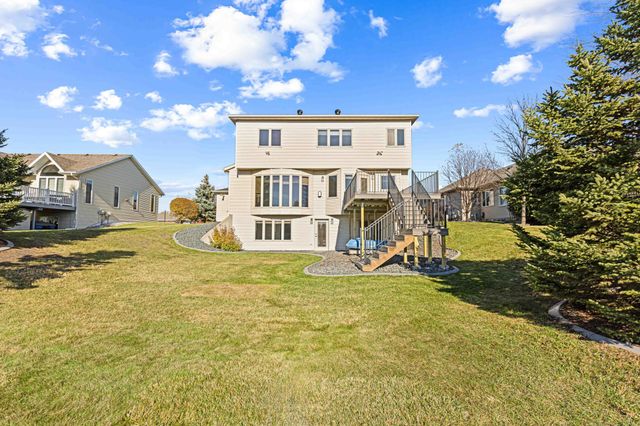 3102 26th Avenue S, Fargo, ND 58103