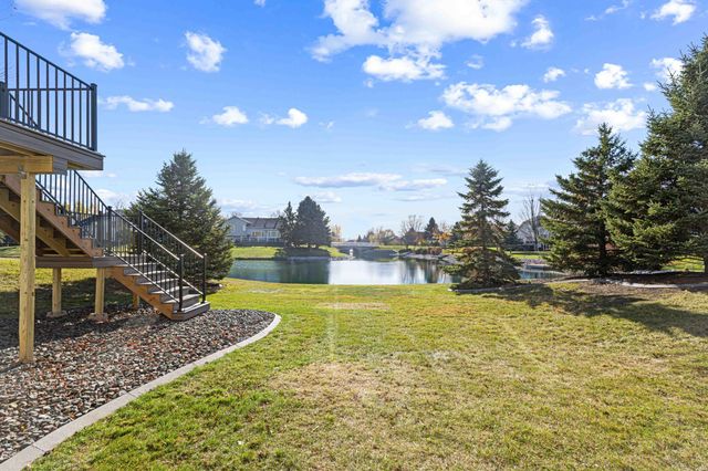 3102 26th Avenue S, Fargo, ND 58103