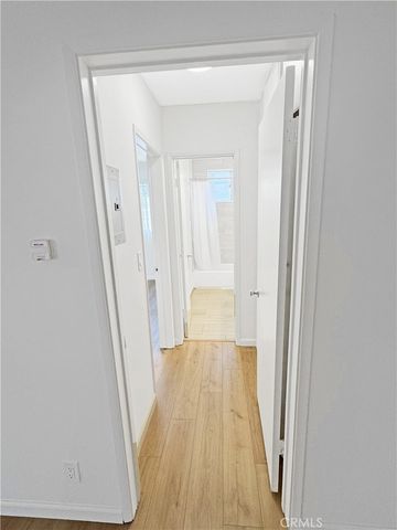 1820 N Edgemont 2, Los Angeles, CA 90027