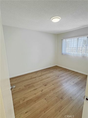 1820 N Edgemont 2, Los Angeles, CA 90027