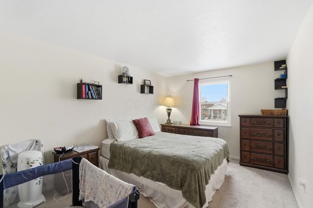 876 Kyle Avenue, Columbus, OH 43207