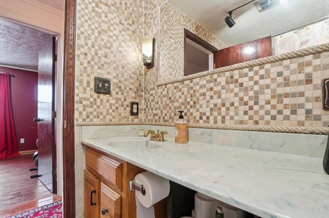 876 Kyle Avenue, Columbus, OH 43207