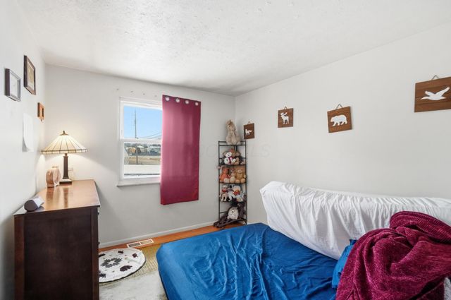 876 Kyle Avenue, Columbus, OH 43207