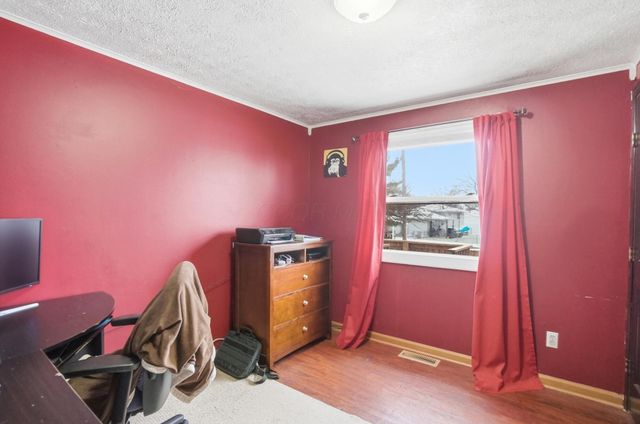 876 Kyle Avenue, Columbus, OH 43207