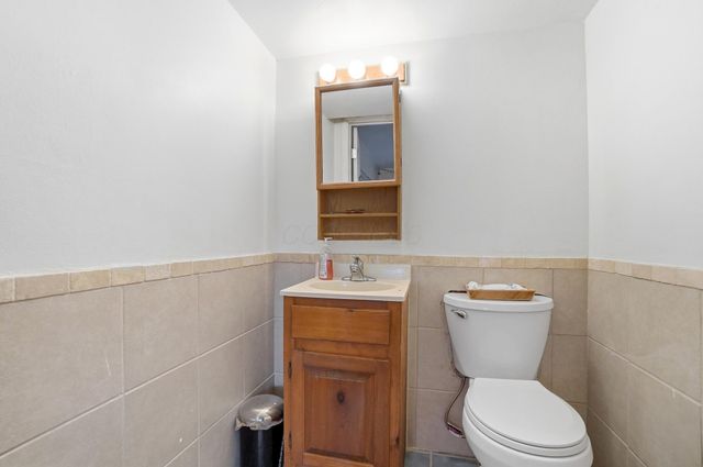 876 Kyle Avenue, Columbus, OH 43207