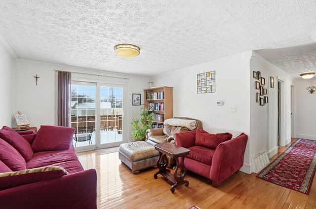 876 Kyle Avenue, Columbus, OH 43207