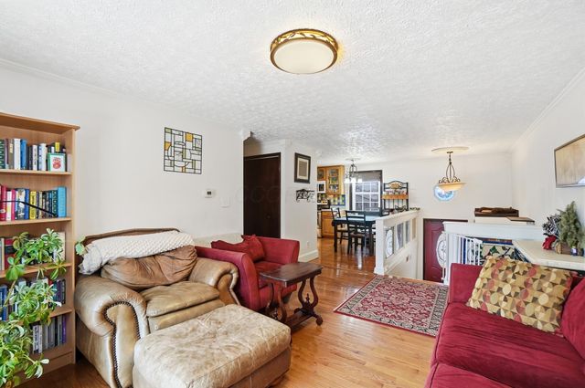 876 Kyle Avenue, Columbus, OH 43207