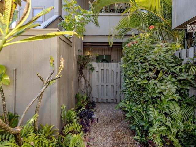 200 WOODLAND DRIVE, Osprey, FL 34229