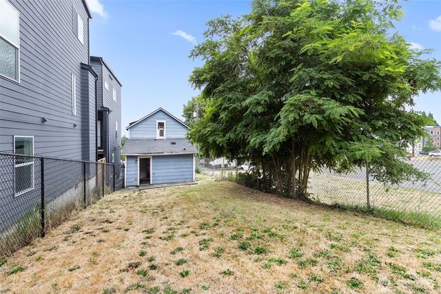2371 S Yakima Avenue, Tacoma, WA 98405
