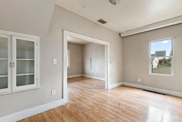 2371 S Yakima Avenue, Tacoma, WA 98405
