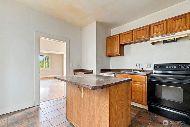 2371 S Yakima Avenue, Tacoma, WA 98405