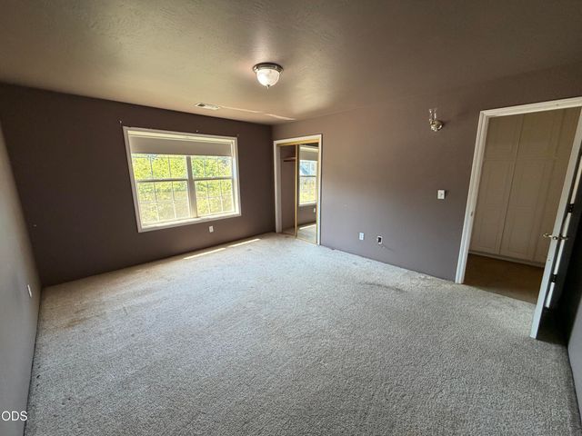 3223 Parkview Court, Medford, OR 97504