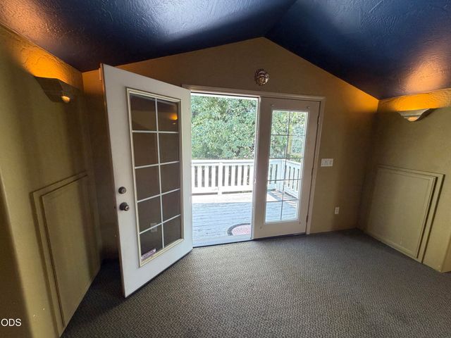 3223 Parkview Court, Medford, OR 97504
