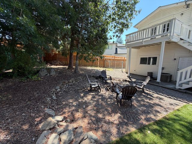 3223 Parkview Court, Medford, OR 97504