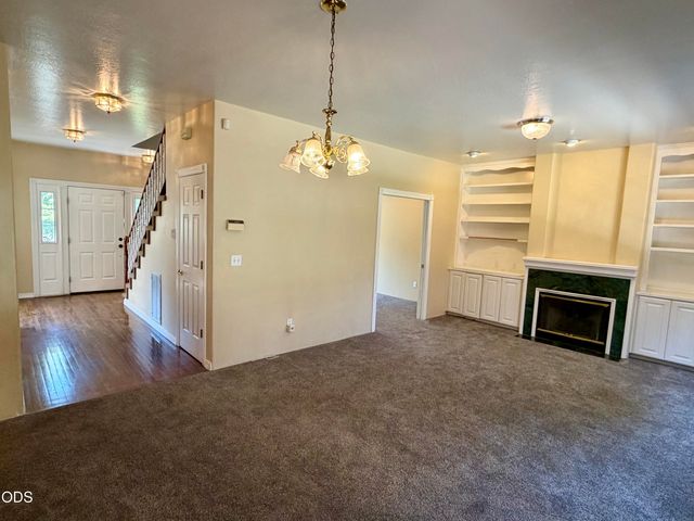 3223 Parkview Court, Medford, OR 97504