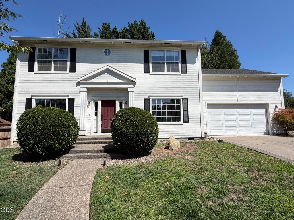 3223 Parkview Court, Medford, OR 97504