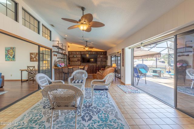 27 CHERRYTREE Court, Palm Coast, FL 32137