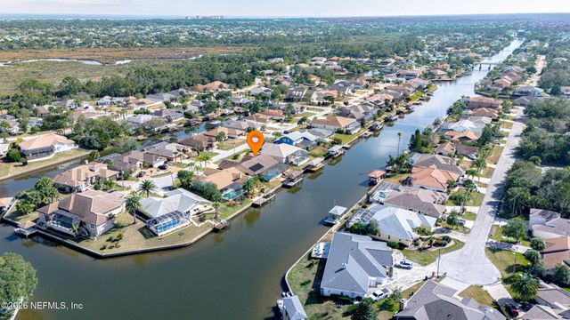 27 CHERRYTREE Court, Palm Coast, FL 32137