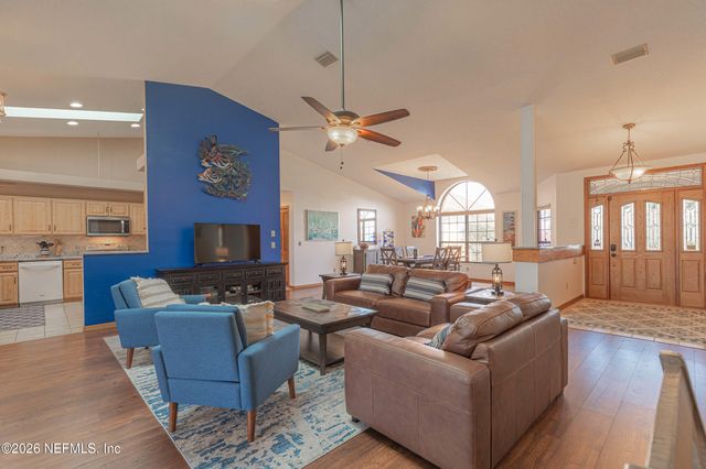27 CHERRYTREE Court, Palm Coast, FL 32137