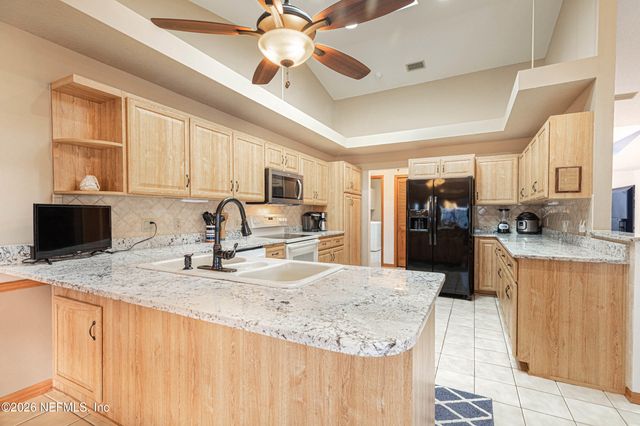 27 CHERRYTREE Court, Palm Coast, FL 32137