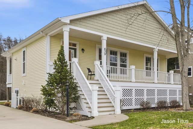 439 Summer Grove Drive 14, Douglas Vllg, MI 49406