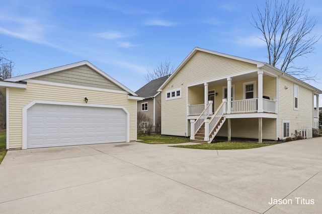 439 Summer Grove Drive 14, Douglas Vllg, MI 49406