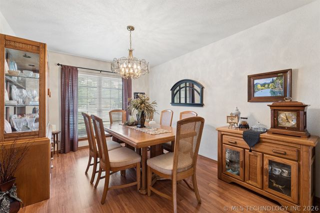 1313 Fairfax Court, Yukon, OK 73099