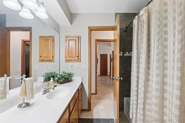 1313 Fairfax Court, Yukon, OK 73099
