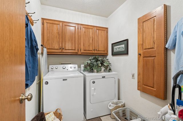 1313 Fairfax Court, Yukon, OK 73099