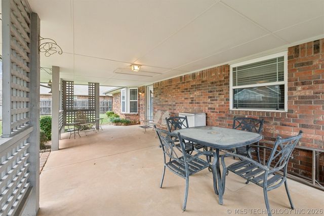 1313 Fairfax Court, Yukon, OK 73099