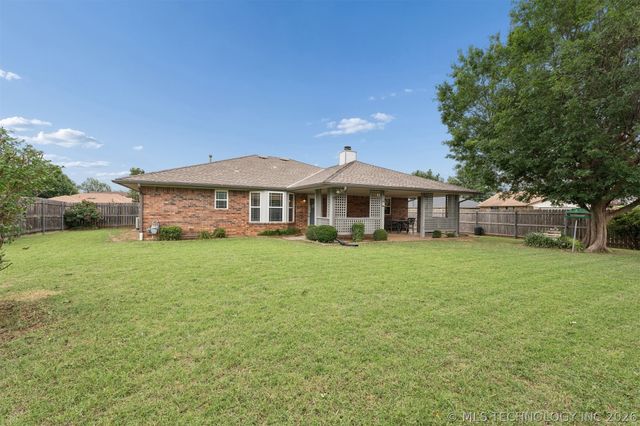 1313 Fairfax Court, Yukon, OK 73099