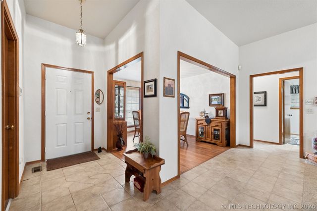 1313 Fairfax Court, Yukon, OK 73099