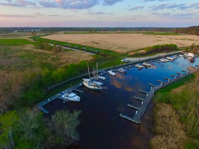 172 Tuckers Rd., Pawleys Island, SC 29585