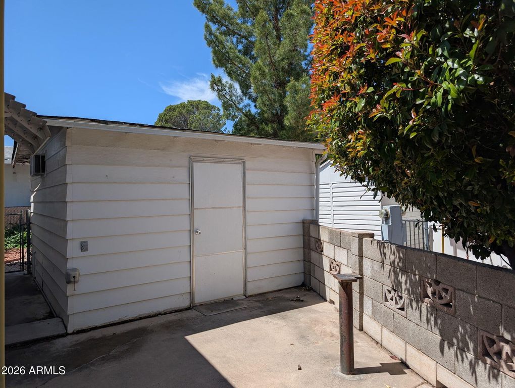 Image 5 of property listing at 325 W STATE ROUTE 89A --, Cottonwood, AZ 86326