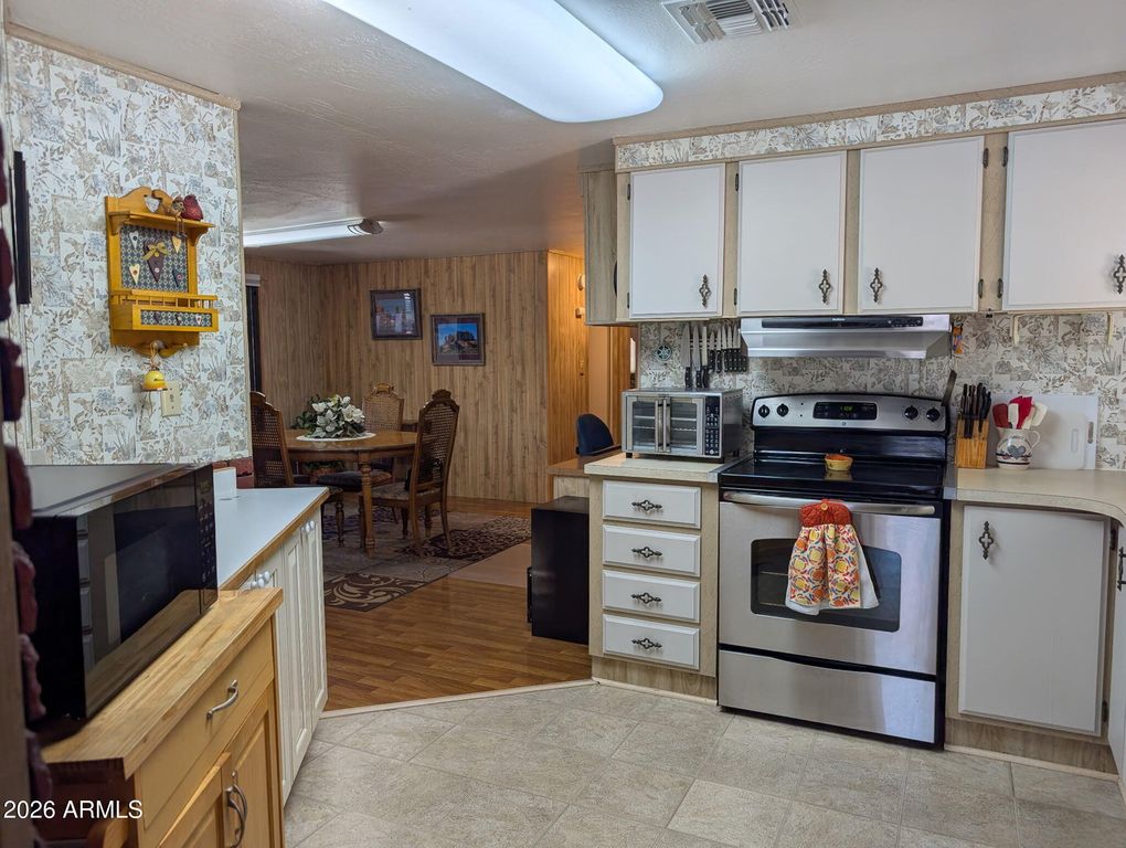 Image 8 of property listing at 325 W STATE ROUTE 89A --, Cottonwood, AZ 86326