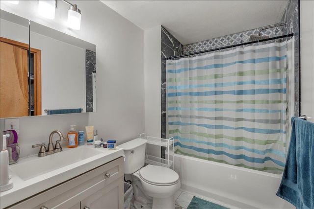 11 Hawthorne Circle, South Burlington, VT 05403