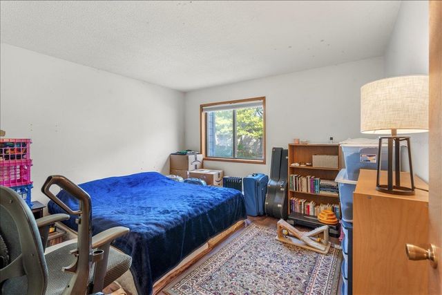 11 Hawthorne Circle, South Burlington, VT 05403