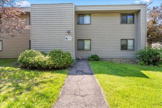 11 Hawthorne Circle, South Burlington, VT 05403