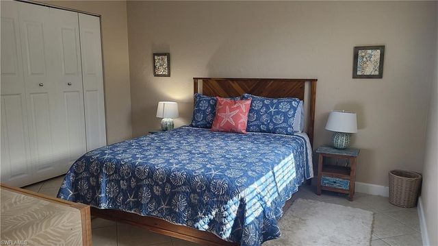 602 111th AVE N, Naples, FL 34108