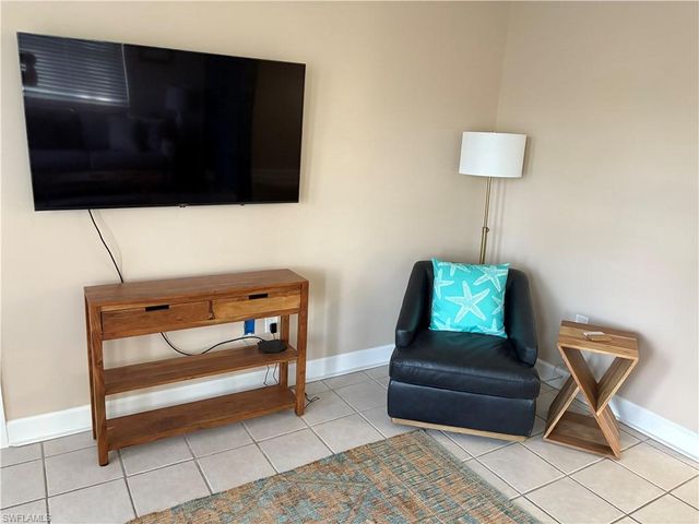 602 111th AVE N, Naples, FL 34108