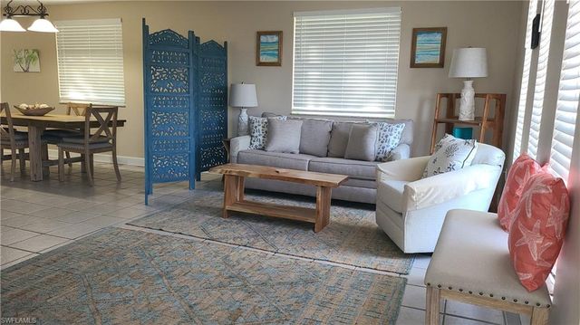 602 111th AVE N, Naples, FL 34108