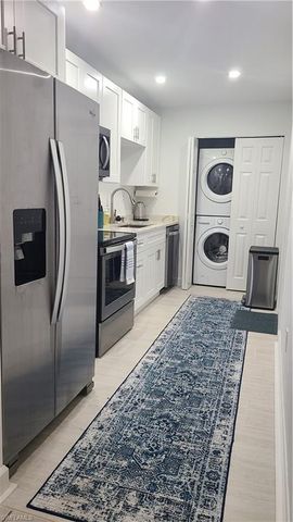 602 111th AVE N, Naples, FL 34108