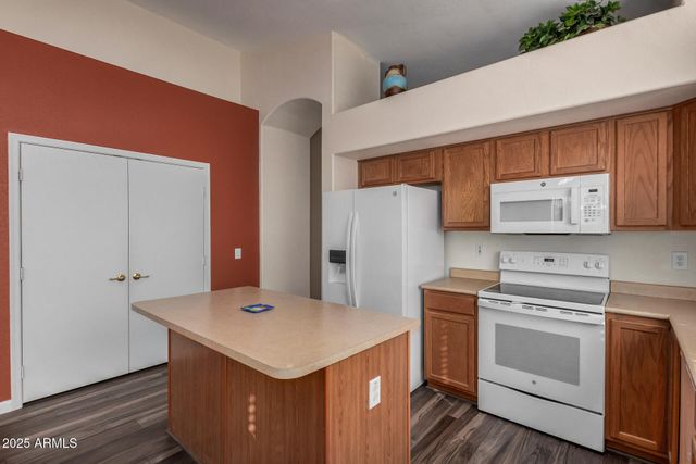 17709 W SUNBELT Drive, Surprise, AZ 85374