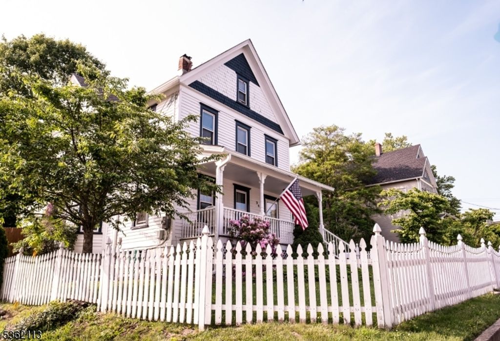 24 Ryerson Ave, Newton Town, NJ 07860