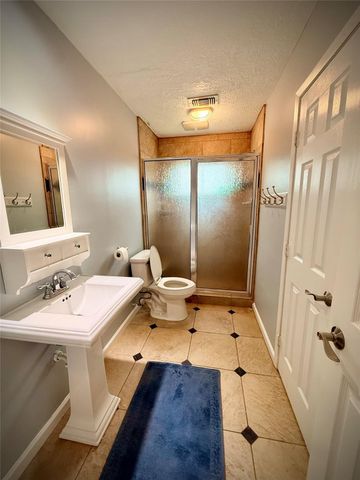 1309 Piney Woods Drive, Friendswood, TX 77546