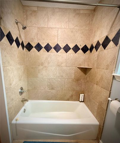 1309 Piney Woods Drive, Friendswood, TX 77546