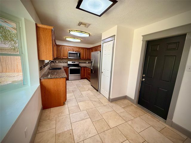 1309 Piney Woods Drive, Friendswood, TX 77546
