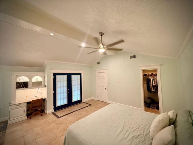 1309 Piney Woods Drive, Friendswood, TX 77546