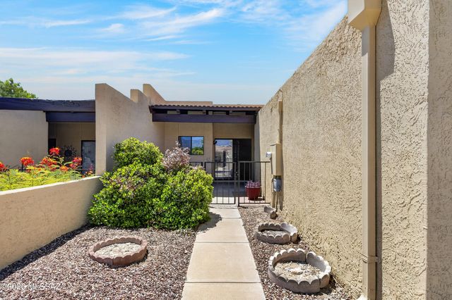 9878 E 1st Street, Tucson, AZ 85748