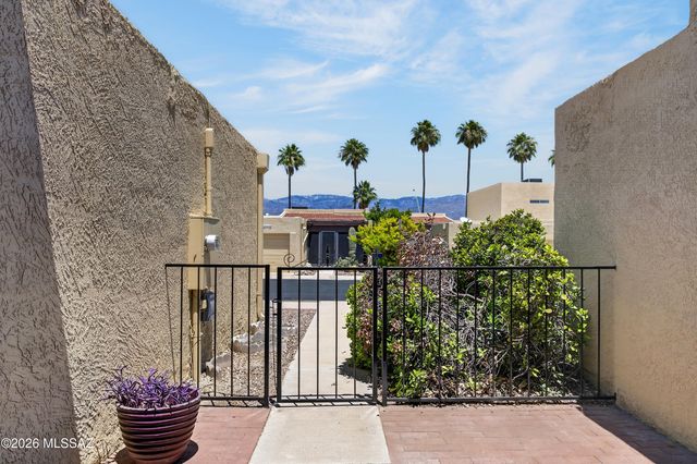 9878 E 1st Street, Tucson, AZ 85748